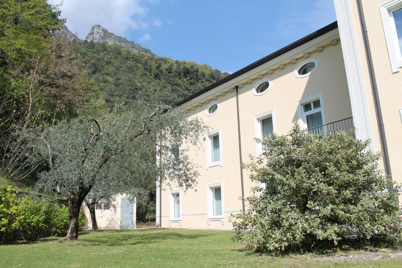 Aparthotel Englovacanze Riva del Garda Exterior photo