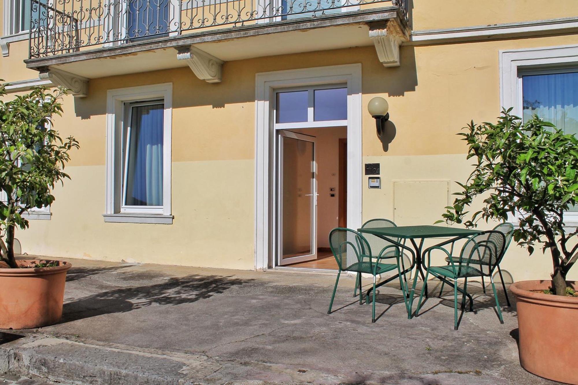 Aparthotel Englovacanze Riva del Garda Exterior photo
